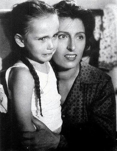 Анна Маньяни в фильме "Самая красивая"